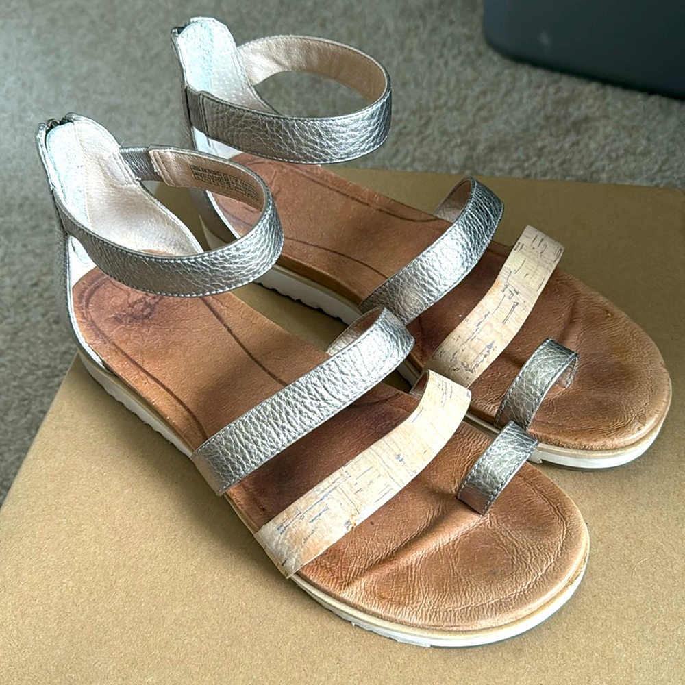 Ugg women’s Zina gladiator leather sandal size 8 - Picture 2 of 6